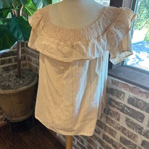 Doe & Rae Short sleeved ruffled off the should top-Size L‎